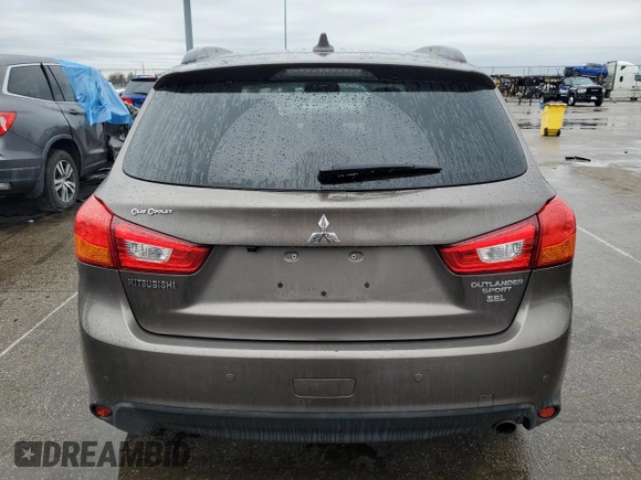 2017 Mitsubishi Outlander SEL с VIN JA4AP4AW3HZ026300, выставлен на аукционе Copart как лот 86412294 с пробегом 68 435 миль миль и Списание • Salvage title. История ставок и продаж доступна на DreamBid. Изображение 6.