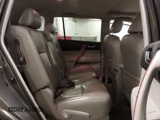 2010 Toyota Highlander Limited с VIN 5TDDK3EH2AS003668, выставлен на аукционе IAAI как лот 42174130 с пробегом 363 645 миль миль и . История ставок и продаж доступна на DreamBid. Изображение 8.