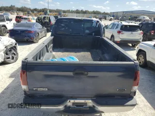 2001 Ford Super Duty F-250 XL with VIN 1FTNX20F11EB96715, listed as a Copart auction lot 77095794 with 300,896 mi miles and Non Repairable. Bid and sale history available at carsss.com. Image 6.