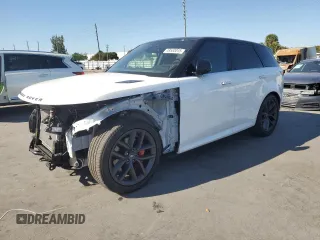 2024 Land Rover Range Rover Sport Dynamic SE z VIN SAL1L9FU7RA167689, wystawiony jako Copart lot #49583015 z przebiegiem 10 552 mil mil oraz Szkoda całkowita • Salvage title. Historia ofert i sprzedaży dostępna na DreamBid. Obrazek 1.