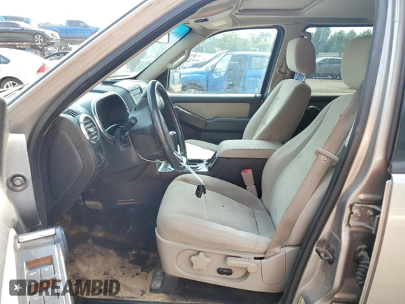 2008 Ford Explorer XLT с VIN 1FMEU63E68UA51118, выставлен на аукционе Copart как лот 58637535 с пробегом 185 338 миль миль и Списание • Salvage title. История ставок и продаж доступна на DreamBid. Изображение 7.