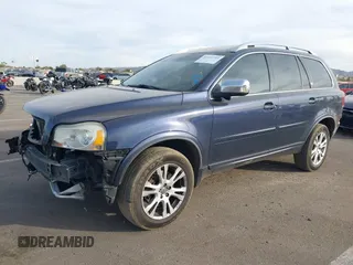 2013 Volvo XC90 Premier Plus z VIN YV4952CY0D1661126, wystawiony jako IAAI lot #41421793 z przebiegiem 136 955 mil mil oraz . Historia ofert i sprzedaży dostępna na DreamBid. Obrazek 2.