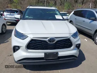 2024 Toyota Highlander LE z VIN 5TDKDRBH6RS544226, wystawiony jako IAAI lot #42083278 z przebiegiem 6 066 mil mil oraz . Historia ofert i sprzedaży dostępna na DreamBid. Obrazek 11.