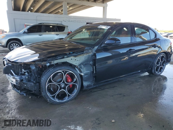 2022 Alfa Romeo Giulia Veloce with VIN ZARFAMBN1N7654274, listed as a Copart auction lot 49275785 with 9,507 mi miles and Salvage Title. Bid and sale history available at carsss.com. Image 1.