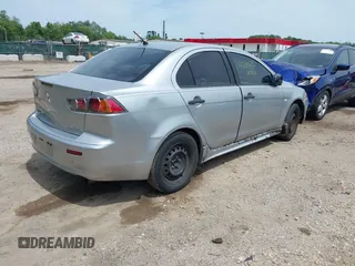 2010 Mitsubishi Lancer DE z VIN JA32U1FU7AU008019, wystawiony jako IAAI lot #42181672 z przebiegiem 227 360 mil mil oraz . Historia ofert i sprzedaży dostępna na DreamBid. Obrazek 4.