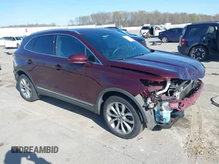 2016 Lincoln MKC Select z VIN 5LMCJ2C96GUJ00891, wystawiony jako IAAI lot #41962387 z przebiegiem 173 999 mil mil oraz . Historia ofert i sprzedaży dostępna na DreamBid. Obrazek 1.