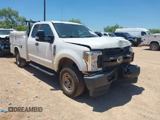 2018 Ford F-250 XL z VIN 1FD7X2B66JEC48101, wystawiony jako IAAI lot #42739557 z przebiegiem 100 159 mil mil oraz . Historia ofert i sprzedaży dostępna na DreamBid. Obrazek 1.