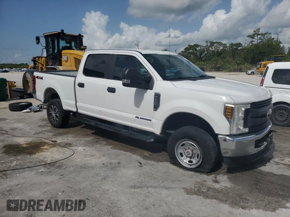 2019 Ford F-250 XL with VIN 1FT7W2BT8KED85152, listed as a Copart auction lot 59598275 with 171,026 mi miles and Salvage title. Bid and sale history available at DreamBid. Image 4.