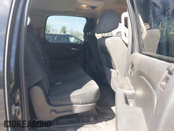 2007 Chevrolet Suburban LT with VIN 3GNGK26K57G270206, listed as a IAAI auction lot 42102684 with 220,759 mi miles and . Bid and sale history available at DreamBid. Image 8.