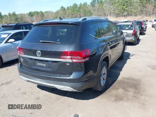 2018 Volkswagen Atlas SE with VIN 1V2DP2CA9JC599623, listed as a IAAI auction lot 42065906 with Not provided miles and . Bid and sale history available at DreamBid. Image 4.