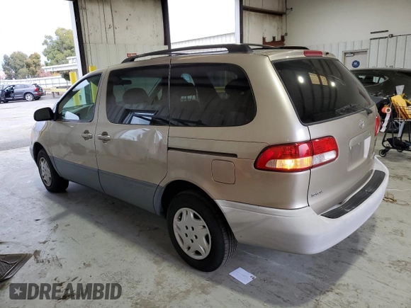 2003 Toyota Sienna LE with VIN 4T3ZF13C03U520118, listed as a Copart auction lot 81980534 with 234,880 mi miles and Salvage Title. Bid and sale history available at carsss.com. Image 2.