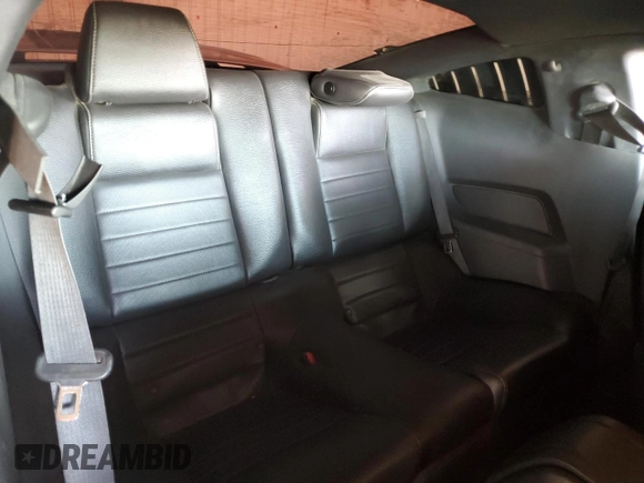 2011 Ford Mustang GT z VIN 1ZVBP8CF2B5107606, wystawiony jako Copart lot #61621395 z przebiegiem 144 648 mil mil oraz Czysty tytuł • Clean title. Historia ofert i sprzedaży dostępna na DreamBid. Obrazek 10.