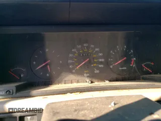 1988 Volvo 740 with VIN YV1FX8849J2284577, listed as a Copart auction lot 86113524 with 199,153 mi miles and Salvage Title. Bid and sale history available at carsss.com. Image 9.