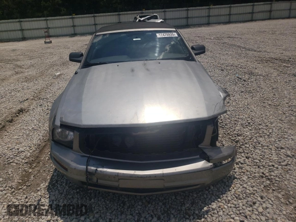 2008 Ford Mustang Deluxe with VIN 1ZVHT84NX85127400, listed as a Copart auction lot 57470935 with 262,852 mi miles and Salvage title. Bid and sale history available at DreamBid. Image 5.
