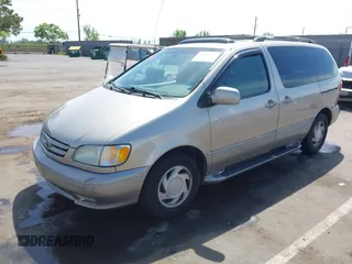 2002 Toyota Sienna LE with VIN 4T3ZF13C32U486822, listed as a IAAI auction lot 42019920 with 212,606 mi miles. Bid and sale history available at carsss.com. Image 17.