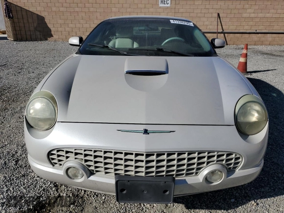2005 Ford Thunderbird 50th Anniversary with VIN 1FAHP69A85Y106689, listed as a Copart auction lot 41338295 with 104,128 mi miles and Clean Title. Bid and sale history available at DreamBid. Image 5.