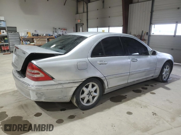 2002 Mercedes-Benz C 230/260/280/320 with VIN WDBRF64JX2E005125, listed as a Copart auction lot 45976765 with 257,456 mi miles and Salvage Title. Bid and sale history available at DreamBid. Image 3.