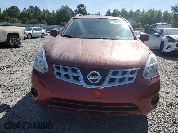 2011 Nissan Rogue SV z VIN JN8AS5MT6BW186180, wystawiony jako Copart lot #57245935 z przebiegiem Nie podano mil oraz Szkoda całkowita • Salvage title. Historia ofert i sprzedaży dostępna na DreamBid. Obrazek 5.