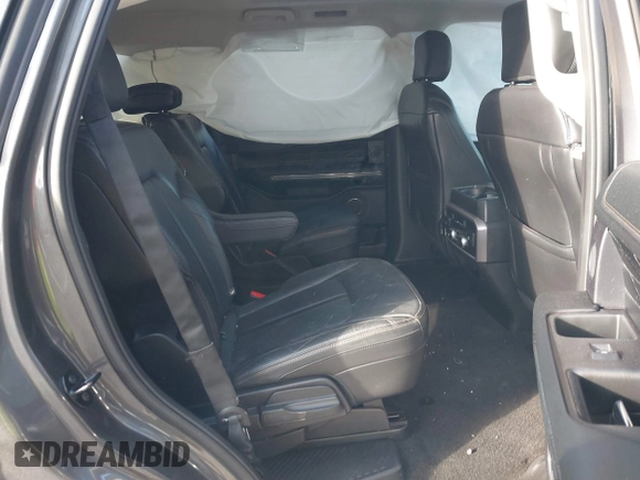2019 Ford Expedition Platinum with VIN 1FMJU1LT9KEA48876, listed as a IAAI auction lot 41622102 with 133,087 mi miles. Bid and sale history available at carsss.com. Image 8.
