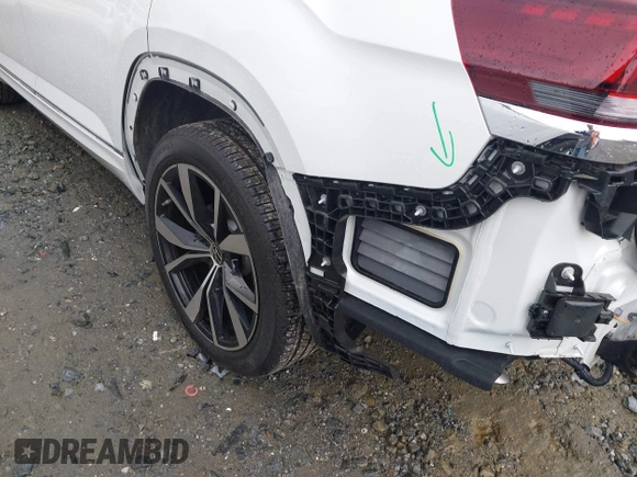 2024 Volkswagen Atlas SEL Premium R-Line with VIN 1V2FR2CA0RC598455, listed as a IAAI auction lot 42060180 with 2,865 mi miles and . Bid and sale history available at DreamBid. Image 17.