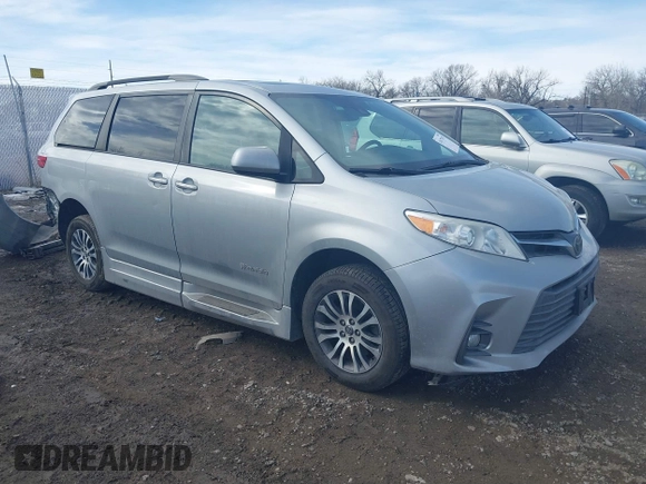 2019 Toyota Sienna XLE Auto Access Seat with VIN 5TDYZ3DC1KS002323, listed as a IAAI auction lot 41677879 with 86,470 mi miles. Bid and sale history available at carsss.com. Image 1.