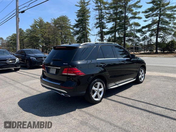 2017 Mercedes-Benz GLE 350 z VIN 4JGDA5HB3HA970802, wystawiony jako Copart lot #54207775 z przebiegiem 99 455 mil mil oraz Czysty tytuł • Clean title. Historia ofert i sprzedaży dostępna na DreamBid. Obrazek 3.
