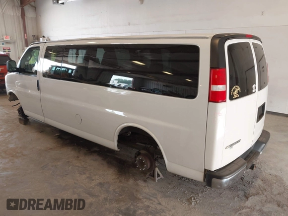 2017 Chevrolet Express Passenger LT с VIN 1GAZGPFG7H1336632, выставлен на аукционе IAAI как лот 42682488 с пробегом 91 639 миль миль и . История ставок и продаж доступна на DreamBid. Изображение 3.