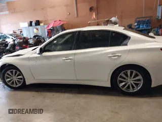 2014 Infiniti Q50 Premium z VIN JN1BV7AP0EM679026, wystawiony jako IAAI lot #42225108 z przebiegiem 96 656 mil mil oraz . Historia ofert i sprzedaży dostępna na DreamBid. Obrazek 15.