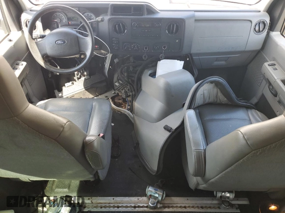 2013 Ford Econoline Cargo Commercial with VIN 1FTNE2EW5DDB06085, listed as a Copart auction lot 62732735 with 262,016 mi miles and Clean title. Bid and sale history available at DreamBid. Image 8.