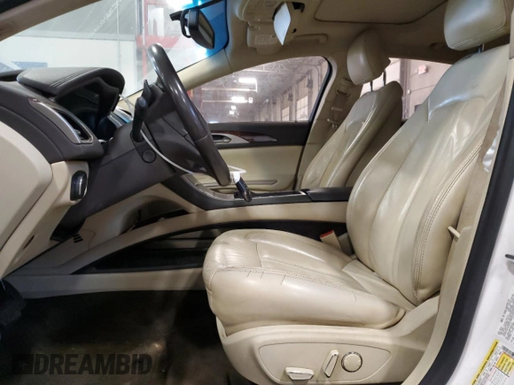 2015 Lincoln MKZ z VIN 3LN6L2G96FR606196, wystawiony jako Copart lot #48531905 z przebiegiem 213 172 mil mil oraz Szkoda całkowita • Salvage title. Historia ofert i sprzedaży dostępna na DreamBid. Obrazek 7.