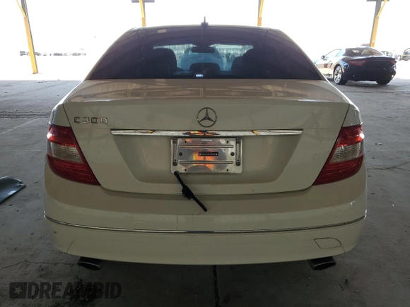 2008 Mercedes-Benz C 300 Sport z VIN WDDGF54X18R031188, wystawiony jako Copart lot #66464765 z przebiegiem 240 411 mil mil oraz Czysty tytuł • Clean title. Historia ofert i sprzedaży dostępna na DreamBid. Obrazek 6.