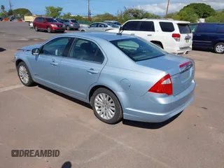 2010 Ford Fusion Hybrid z VIN 3FADP0L3XAR138980, wystawiony jako IAAI lot #41545161 z przebiegiem 92 386 mil mil oraz . Historia ofert i sprzedaży dostępna na DreamBid. Obrazek 3.