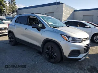 2022 Chevrolet Trax LT z VIN KL7CJLSM4NB551147, wystawiony jako Copart lot #47435715 z przebiegiem 15 005 mil mil oraz Szkoda całkowita • Salvage title. Historia ofert i sprzedaży dostępna na DreamBid. Obrazek 4.