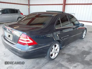 2005 Mercedes-Benz C 230 Kompressor с VIN WDBRF40J55F651844, выставлен на аукционе IAAI как лот 42831284 с пробегом 163 479 миль миль и . История ставок и продаж доступна на DreamBid. Изображение 4.