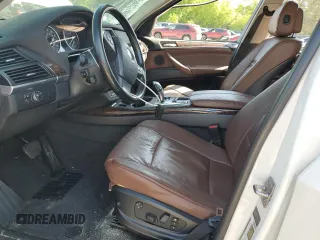 2011 BMW X5 35d с VIN 5UXZW0C58BL369718, выставлен на аукционе Copart как лот 54735695 с пробегом 199 303 миль миль и Списание • Salvage title. История ставок и продаж доступна на DreamBid. Изображение 7.