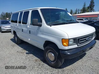 2003 Ford Econoline Passenger XL z VIN 1FBNE31L93HB42729, wystawiony jako IAAI lot #42096685 z przebiegiem 220 033 mil mil oraz . Historia ofert i sprzedaży dostępna na DreamBid. Obrazek 1.