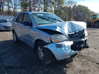 2008 Kia Sorento LX with VIN KNDJD735185842515, listed as a IAAI auction lot 40976396 with 162,216 mi miles and . Bid and sale history available at DreamBid. Image 1.