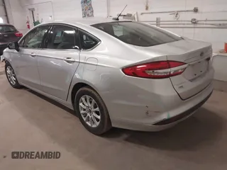 2018 Ford Fusion S with VIN 3FA6P0G71JR226550, listed as a IAAI auction lot 41811203 with 72,245 mi miles. Bid and sale history available at carsss.com. Image 3.