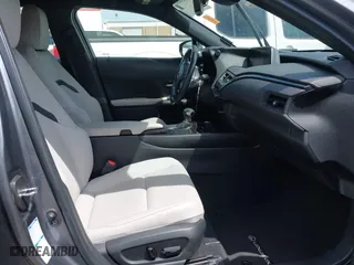 2021 Lexus UX with VIN JTHP9JBH1M2040593, listed as a IAAI auction lot 42024493 with 33,394 mi miles. Bid and sale history available at carsss.com. Image 5.