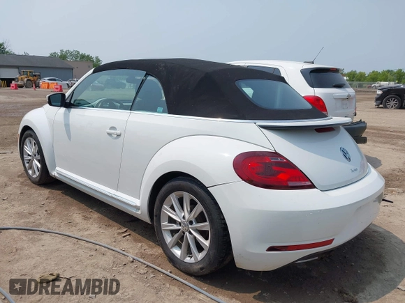 2019 Volkswagen Beetle S с VIN 3VW5DAAT1KM500920, выставлен на аукционе IAAI как лот 42401666 с пробегом Не указан миль и . История ставок и продаж доступна на DreamBid. Изображение 3.