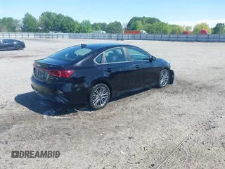 2022 Kia Forte GT-Line z VIN 3KPF54ADXNE448913, wystawiony jako IAAI lot #42084115 z przebiegiem 97 753 mil mil oraz . Historia ofert i sprzedaży dostępna na DreamBid. Obrazek 4.