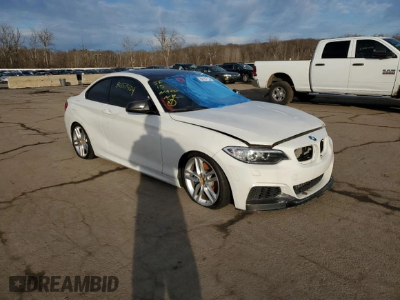 2015 BMW 2 Series M235i xDrive with VIN WBA1J9C55FVX98646, listed as a Copart auction lot 86187464 with 0 mi miles and Salvage Title. Bid and sale history available at carsss.com. Image 4.