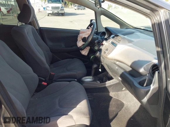 2013 Honda Fit with VIN JHMGE8H32DC018130, listed as a IAAI auction lot 41980172 with 98,452 mi miles. Bid and sale history available at carsss.com. Image 5.