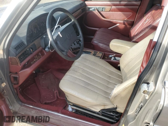 1987 Mercedes-Benz 300 with VIN WDBCB2503HA326913, listed as a Copart auction lot 45600005 with 232,194 mi miles and Clean Title. Bid and sale history available at DreamBid. Image 7.