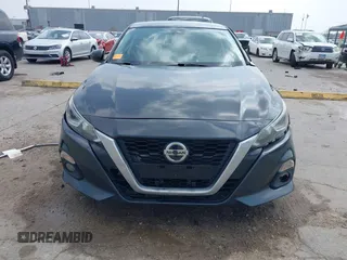 2020 Nissan Altima 2.5 SL with VIN 1N4BL4EV3LC160149, listed as a IAAI auction lot 41774085 with 106,605 mi miles. Bid and sale history available at carsss.com. Image 12.