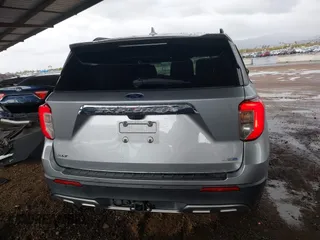 2020 Ford Explorer XLT z VIN 1FMSK8DH0LGD06897, wystawiony jako IAAI lot #41760575 z przebiegiem 71 007 mil mil oraz . Historia ofert i sprzedaży dostępna na DreamBid. Obrazek 16.