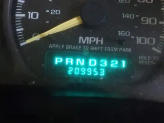 2001 Chevrolet Silverado 1500 LS with VIN 2GCEC19V411218420, listed as a IAAI auction lot 41900589 with 209,953 mi miles. Bid and sale history available at carsss.com. Image 7.