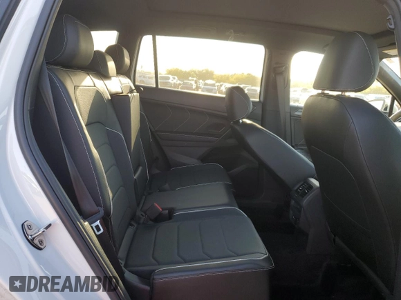 2024 Volkswagen Tiguan SEL R-Line с VIN 3VV4B7AX3RM141897, выставлен на аукционе Copart как лот 52227155 с пробегом 12 988 миль миль и Списание • Salvage title. История ставок и продаж доступна на DreamBid. Изображение 11.