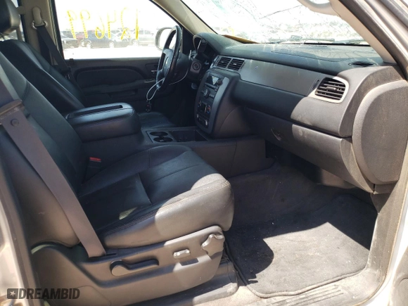 2012 Chevrolet Avalanche LT with VIN 3GNTKFE71CG210369, listed as a Copart auction lot 42892892 with 124,699 mi miles and Salvage Title. Bid and sale history available at carsss.com. Image 5.