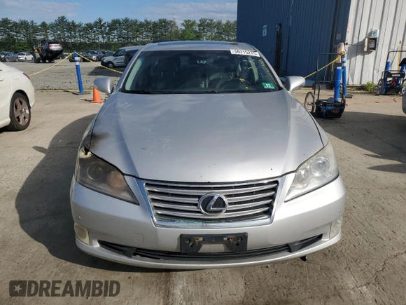2010 Lexus ES 330 z VIN JTHBK1EG6A2383641, wystawiony jako Copart lot #56215275 z przebiegiem 183 889 mil mil oraz Szkoda całkowita • Salvage title. Historia ofert i sprzedaży dostępna na DreamBid. Obrazek 5.